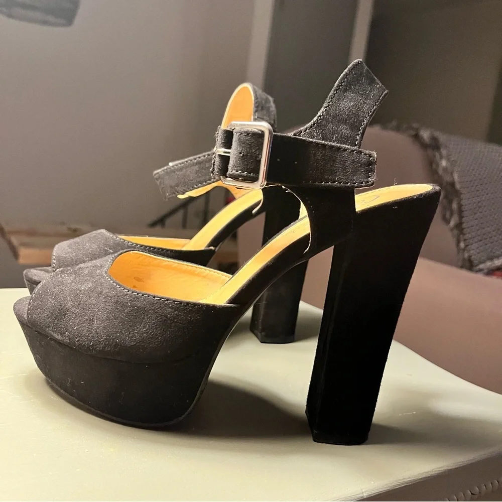 Black Suede Platform Heel Sandals - Women's Candie’s size 7 NWOT buckle straps - Picture 3 of 13